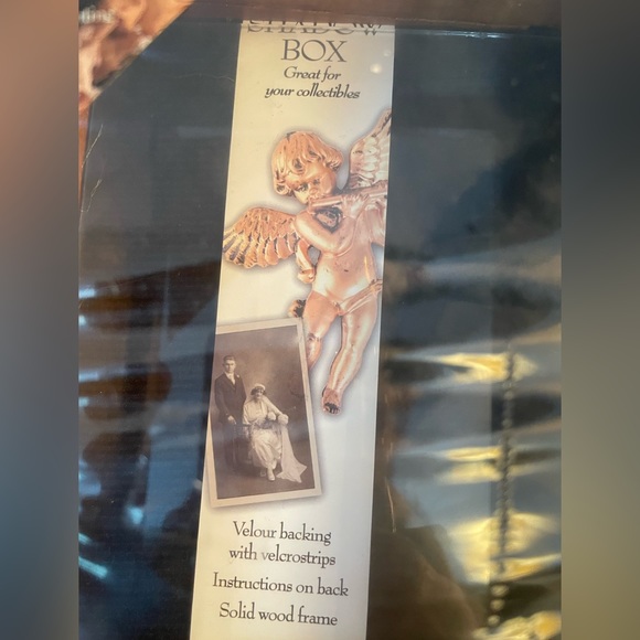 SOLID WOOD “SHADOW BOX” FOR HANGING & DISPLAYING ITEMS AND COLLECTIBLES NEW NICE - Picture 4 of 8